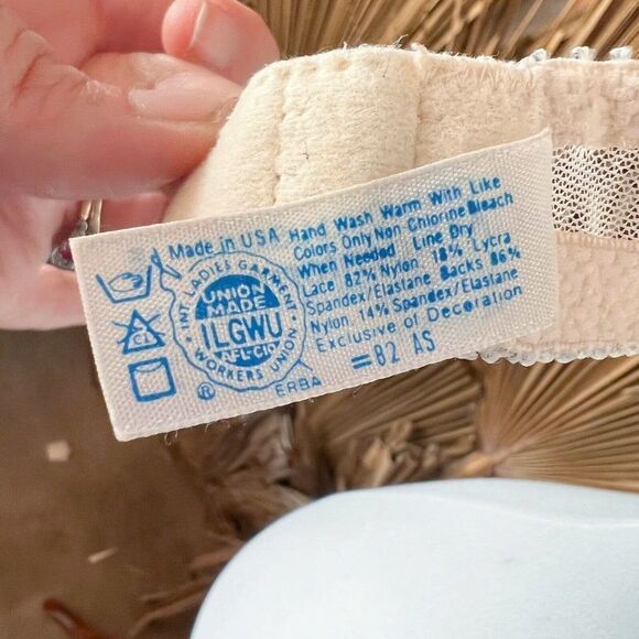 Vintage Lace Bra 36C Maidenform 1970's Swiss Dot - Picture 5 of 6